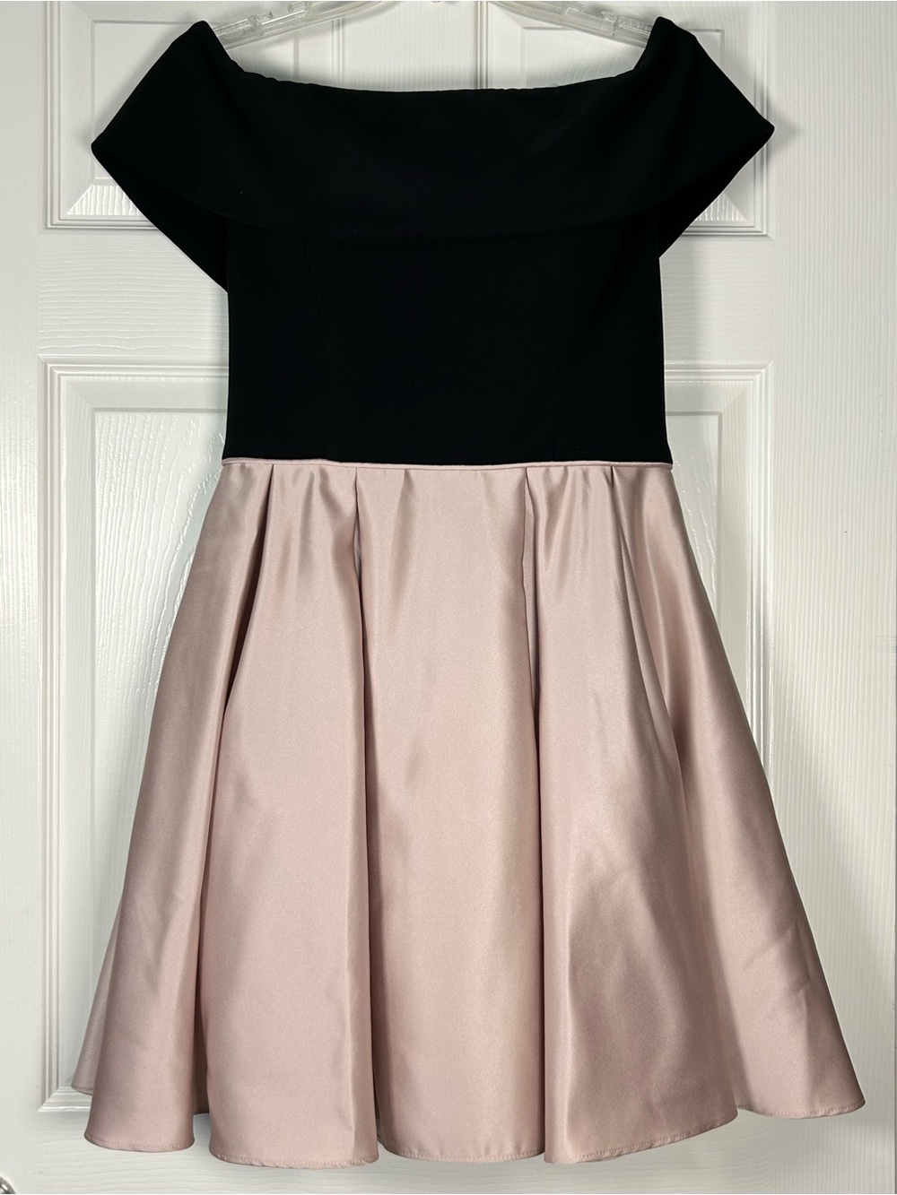 Betsy Adam Fit & Flair Dress Women’s 12 Fits Like 10 Black Top Blush Satin Skirt